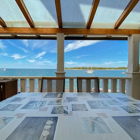 Apartamento Atemberaubender Meerblick Und Nur 30 Meter Zum Strand Novigrad Istria